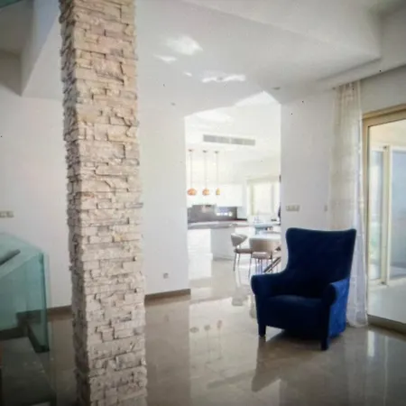 Cozy And Bright Villa Hanca 4 Apartment