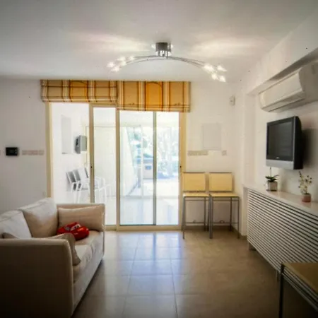 Cozy And Bright Villa Hanca 4 Peguera